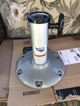 913047 ATTWOOD Swivel Eze Locking Boat Pedestal Base Seat