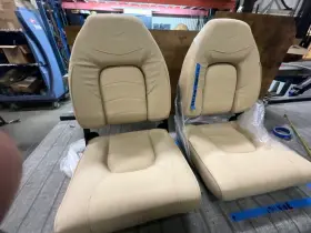 3211 LAUNDAU Bass Boat Seats High