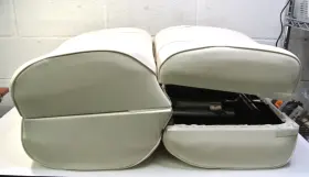 B2B-DELX-10-WHIT OVERTONS Boat Lounge Seat Base