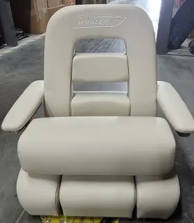 45900-18 TACO Boston Whaler Single Helm Seat 380